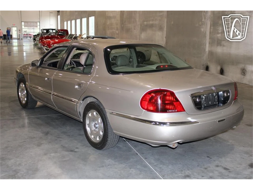 1999 Lincoln Continental 9th Gen - Image 3 of 31