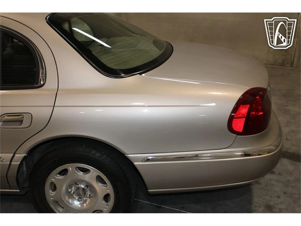 1999 Lincoln Continental 9th Gen - Image 29 of 31