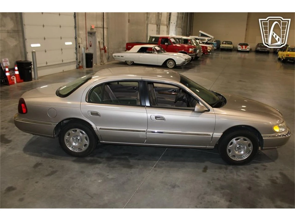 1999 Lincoln Continental 9th Gen - Image 14 of 31