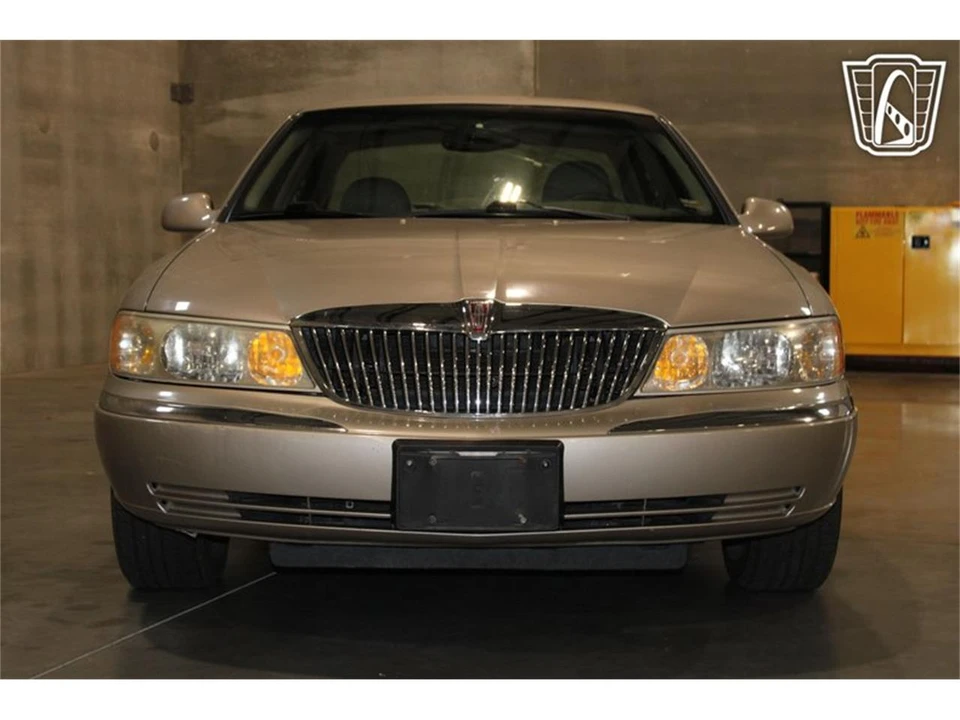 1999 Lincoln Continental 9th Gen - Image 24 of 31
