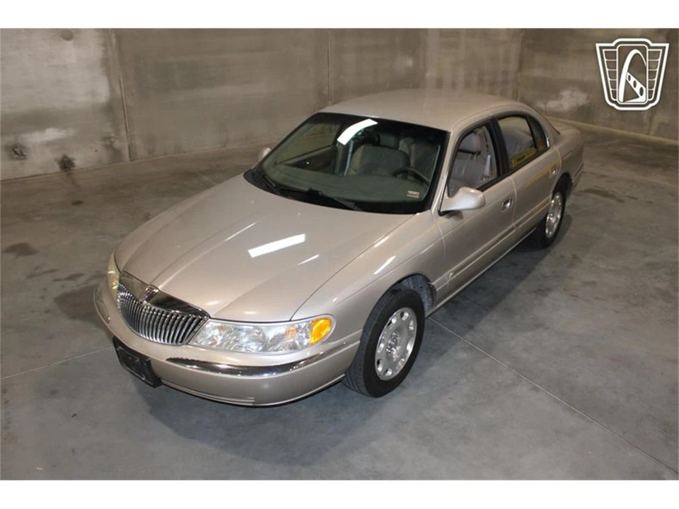 1999 Lincoln Continental 9th Gen - Image 9 of 31