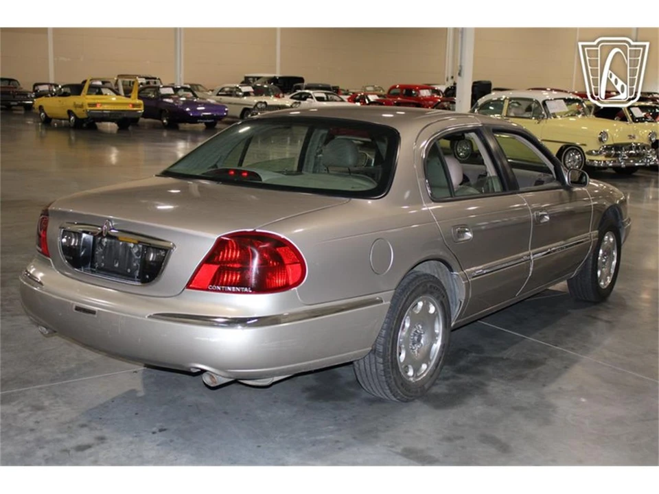 1999 Lincoln Continental 9th Gen - Image 5 of 31