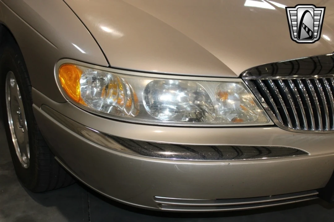1999 Lincoln Continental 9th Gen - Image 12 of 12