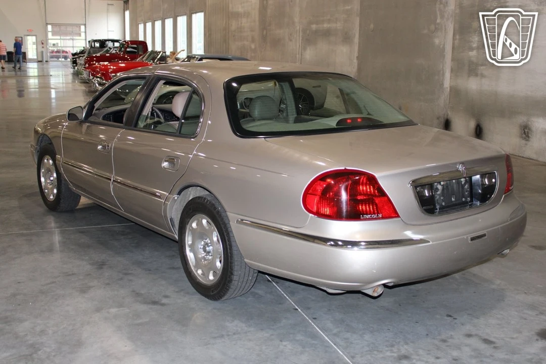 1999 Lincoln Continental 9th Gen - Image 4 of 12
