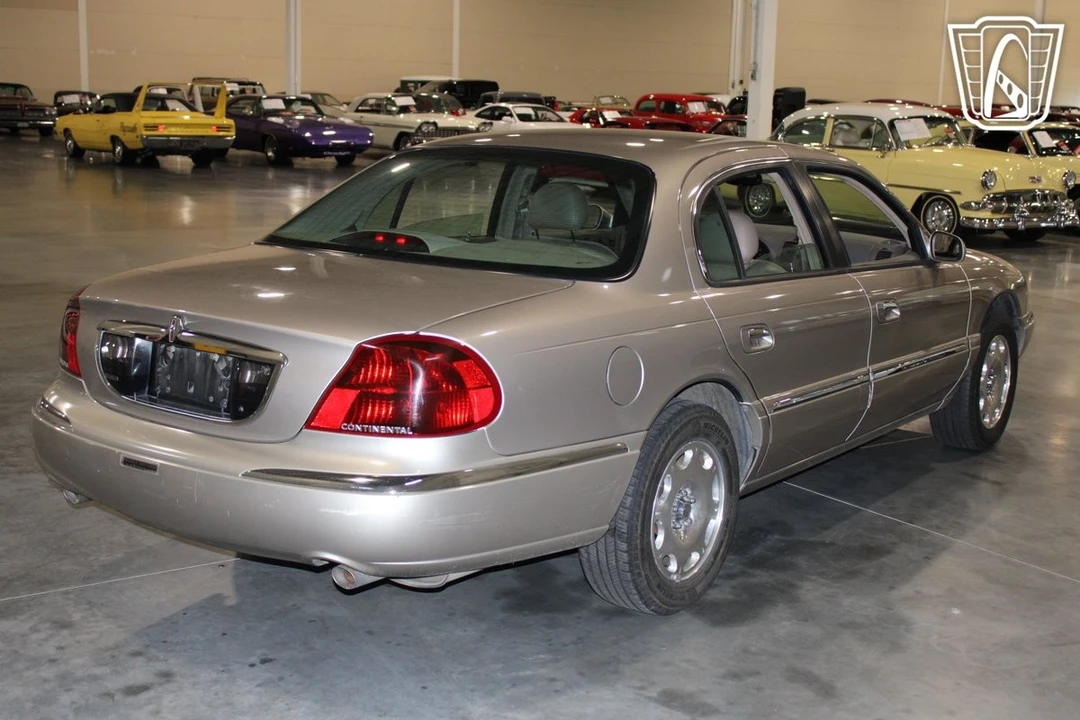 1999 Lincoln Continental 9th Gen - Image 6 of 12