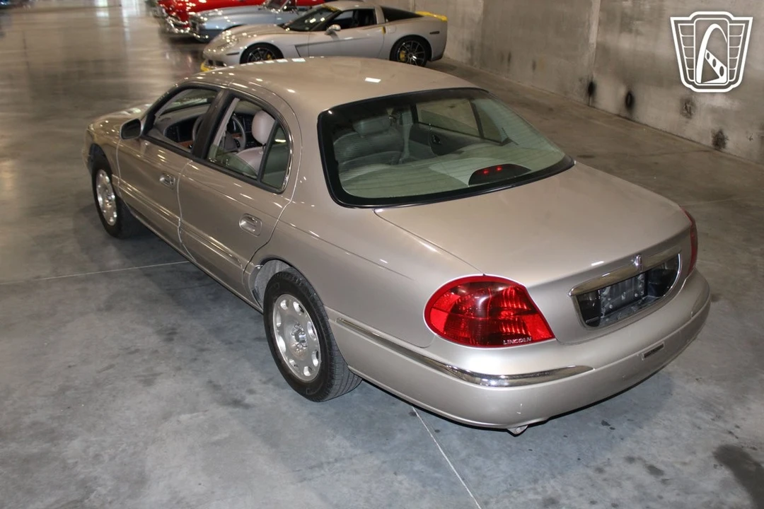 1999 Lincoln Continental 9th Gen - Image 12 of 12