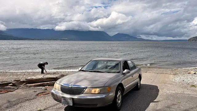 1999 Lincoln Continental Black Label Sedan 4D