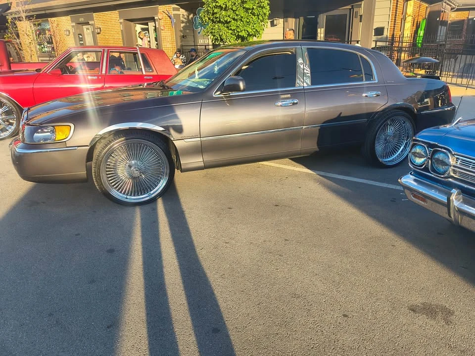 1999 Lincoln Continental 9th Gen - Image 8 of 11