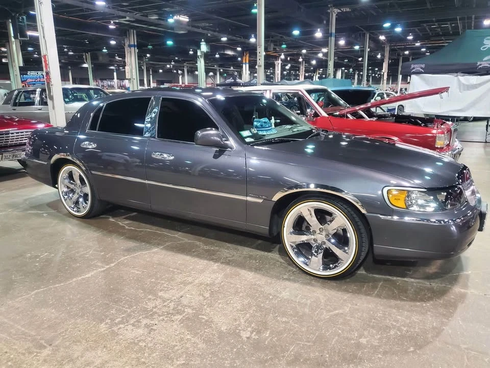1999 Lincoln Continental 9th Gen - Image 10 of 11