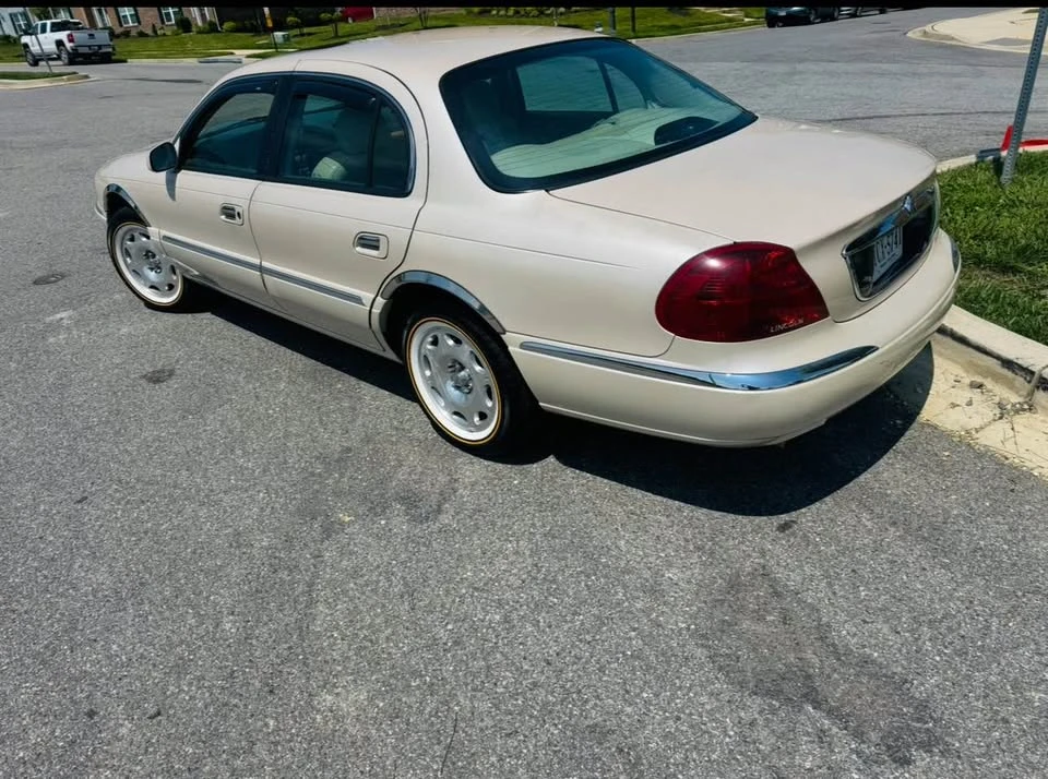 1999 Lincoln Continental 9th Gen - Image 4 of 9