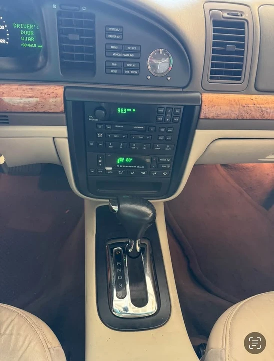 1999 Lincoln Continental 9th Gen - Image 8 of 9