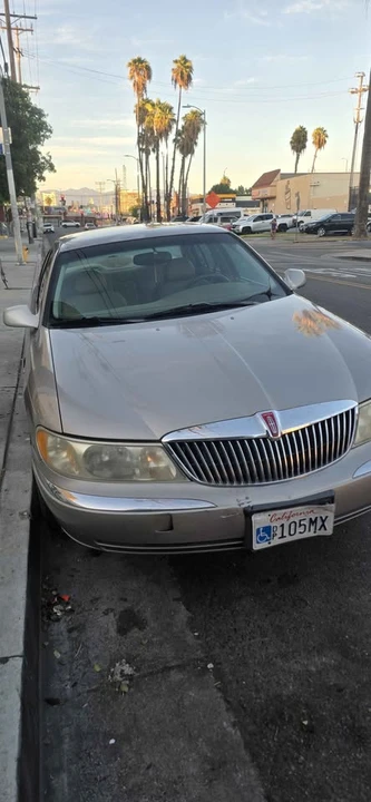1999 Lincoln Continental 9th Gen - Image 3 of 8
