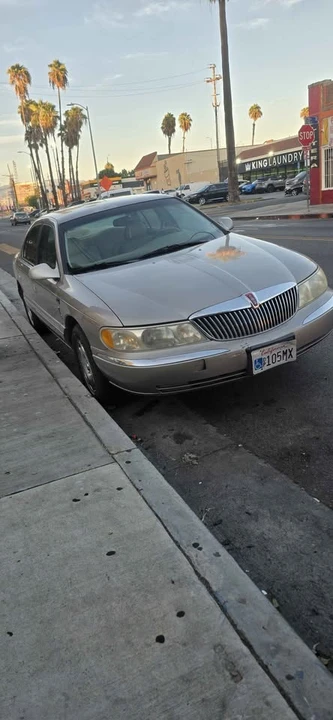 1999 Lincoln Continental 9th Gen - Image 4 of 8