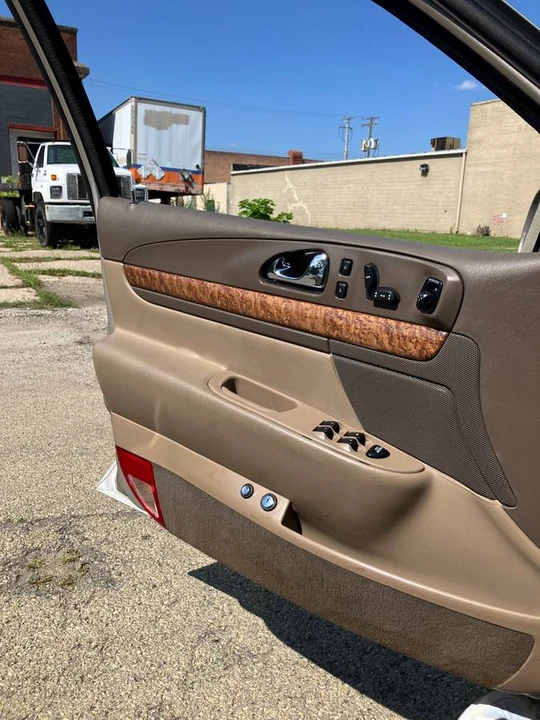 1999 Lincoln Continental 9th Gen - Image 9 of 19