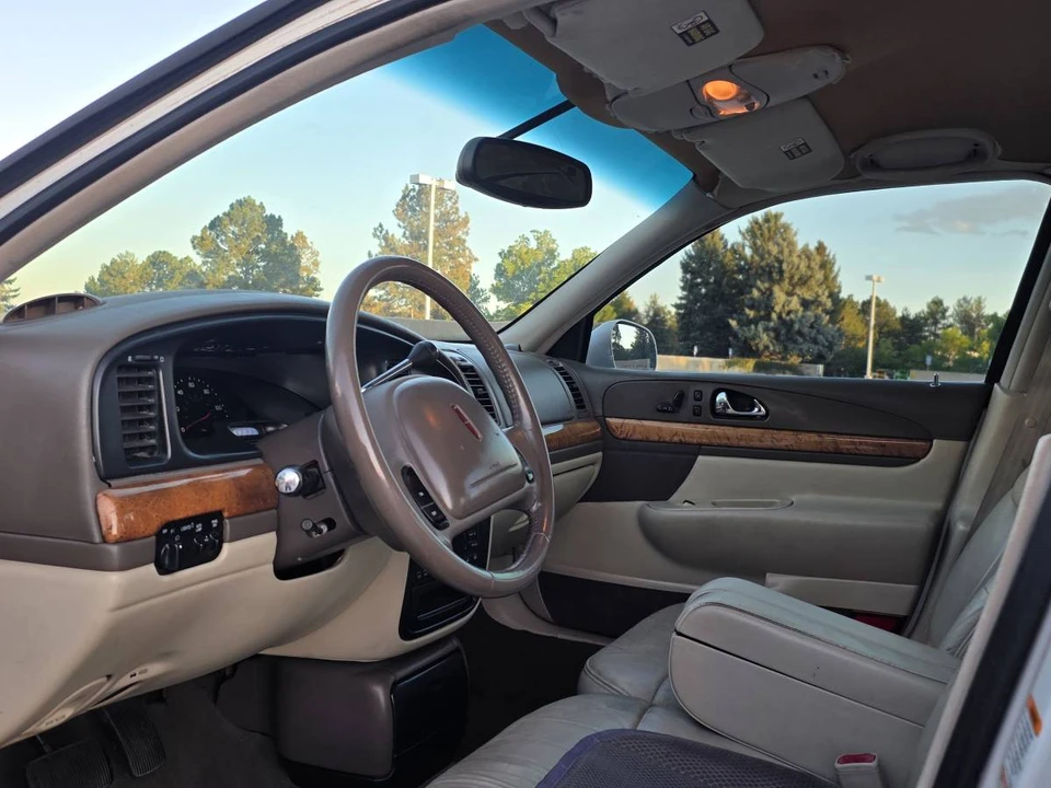 1999 Lincoln Continental 9th Gen - Image 15 of 21
