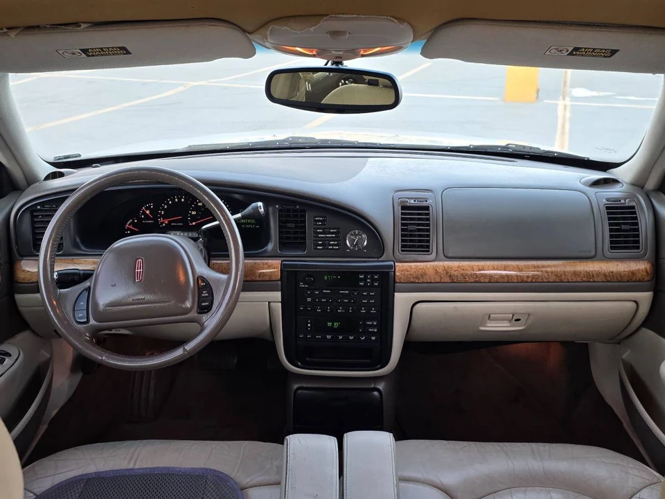 1999 Lincoln Continental 9th Gen - Image 13 of 21