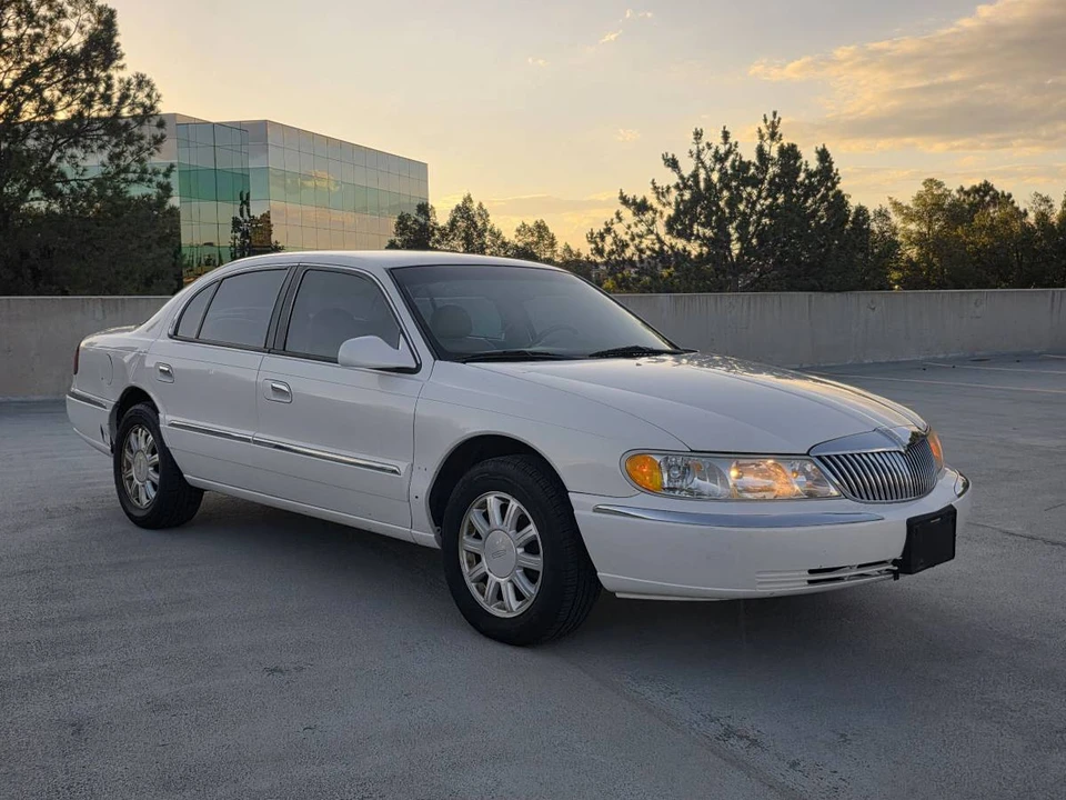 1999 Lincoln Continental 9th Gen - Image 11 of 21