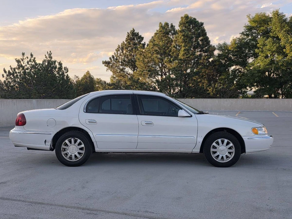 1999 Lincoln Continental 9th Gen - Image 10 of 21