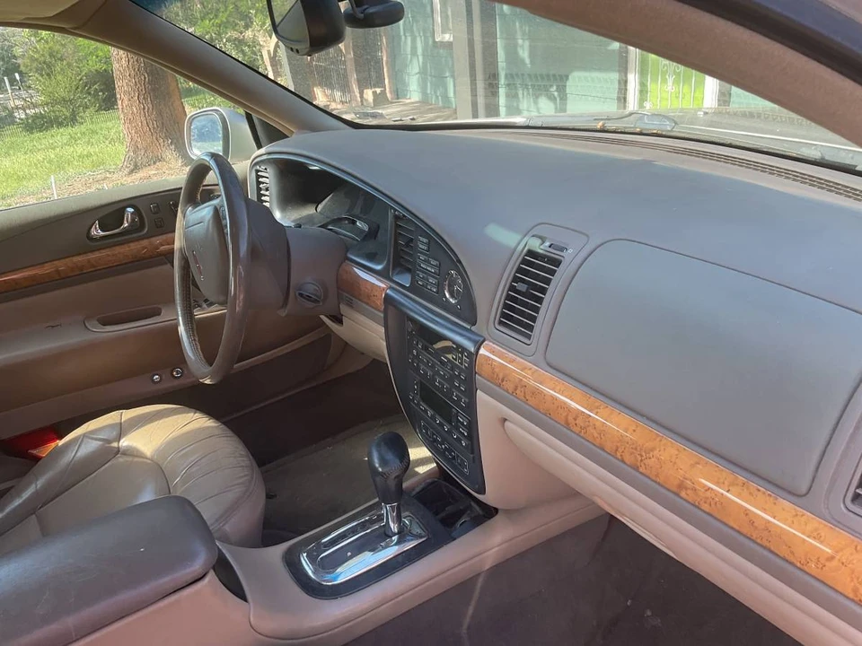 1999 Lincoln Continental 9th Gen - Image 7 of 9
