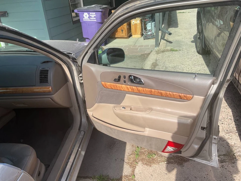 1999 Lincoln Continental 9th Gen - Image 8 of 9