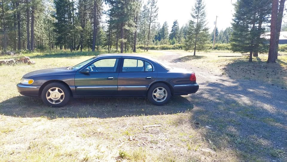 1999 Lincoln Continental 9th Gen - Image 2 of 12