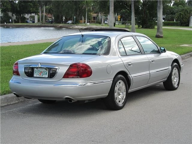 1999 Lincoln Continental 9th Gen - Image 2 of 12