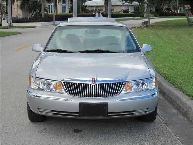 1999 Lincoln Continental 9th Gen - Image 10 of 12