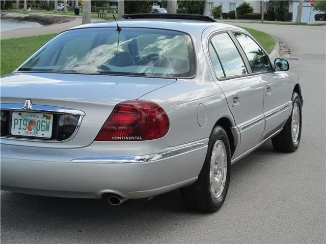 1999 Lincoln Continental 9th Gen - Image 3 of 12