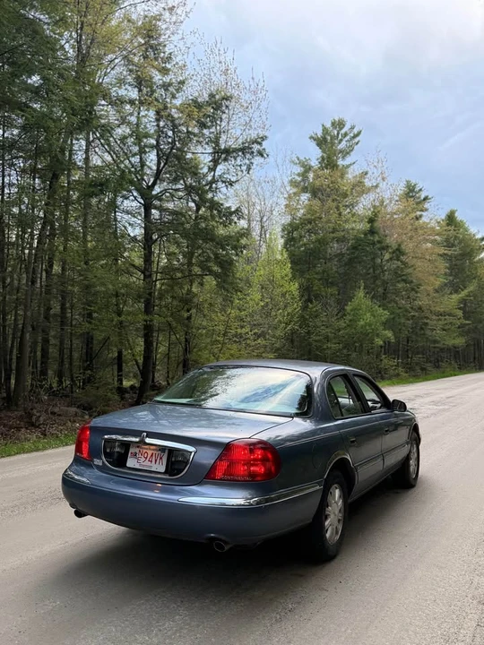 1999 Lincoln Continental 9th Gen - Image 3 of 12