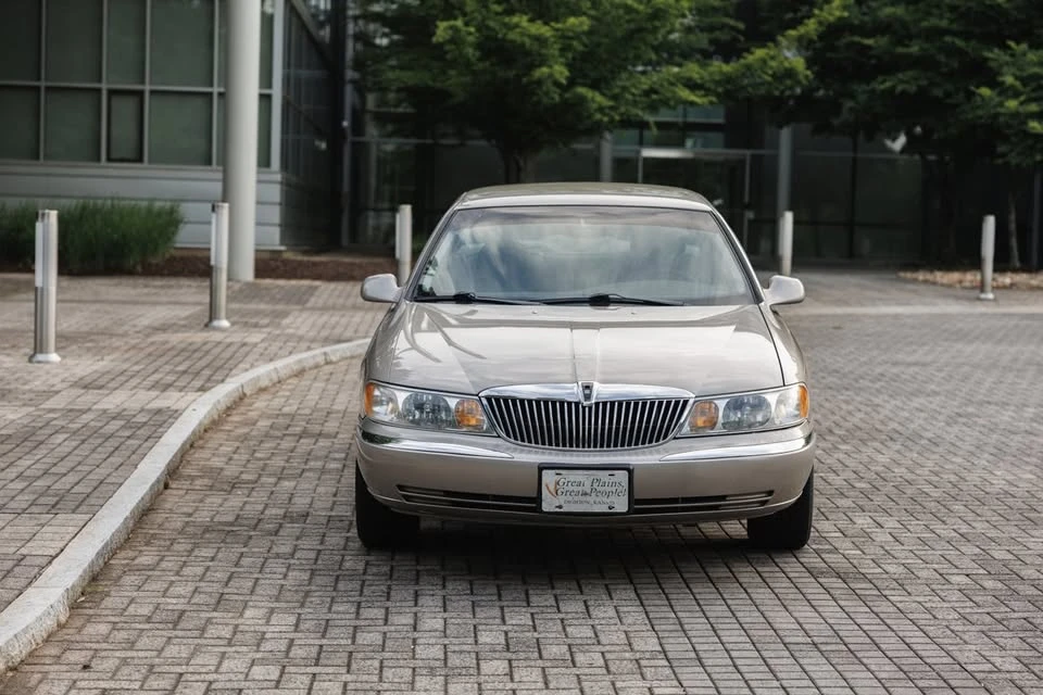 1999 Lincoln Continental 9th Gen - Image 3 of 20