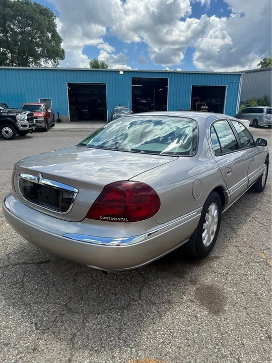 1999 Lincoln Continental 9th Gen - Image 3 of 9