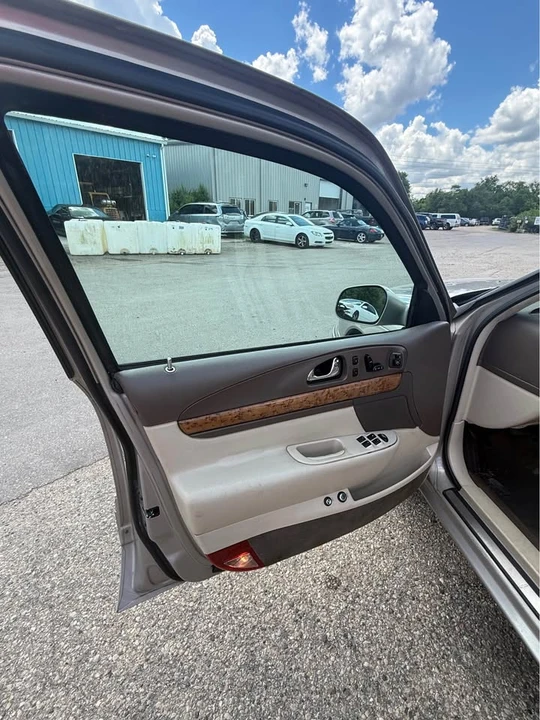 1999 Lincoln Continental 9th Gen - Image 8 of 9
