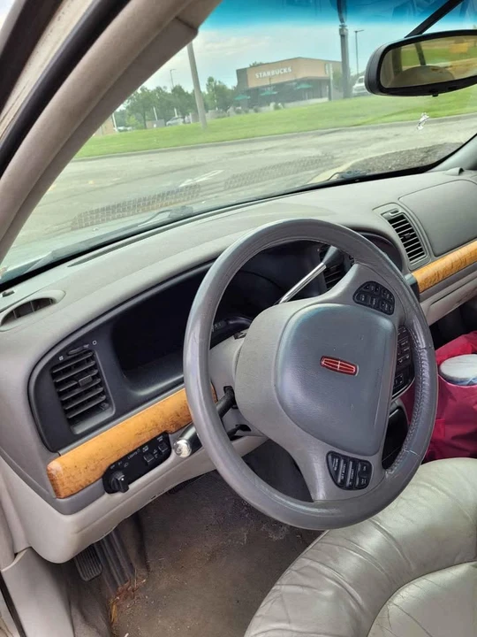 1999 Lincoln Continental 9th Gen - Image 6 of 16