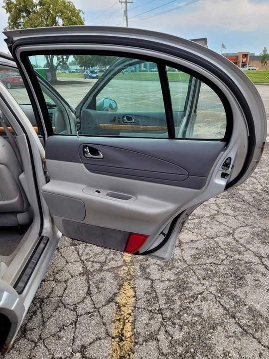 1999 Lincoln Continental 9th Gen - Image 14 of 16