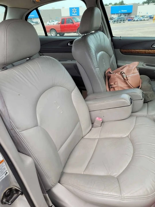 1999 Lincoln Continental 9th Gen - Image 13 of 16