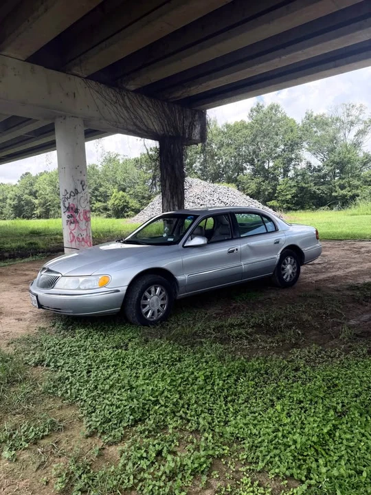 1999 Lincoln Continental 9th Gen - Image 3 of 5