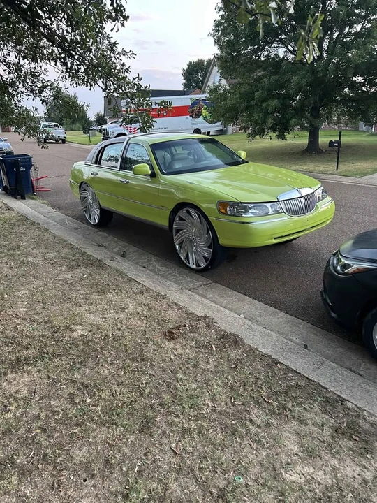 1999 Lincoln Continental 9th Gen - Image 4 of 4