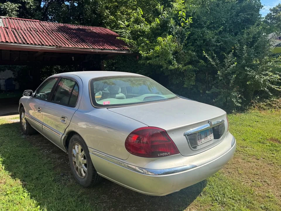 1999 Lincoln Continental 9th Gen - Image 6 of 9