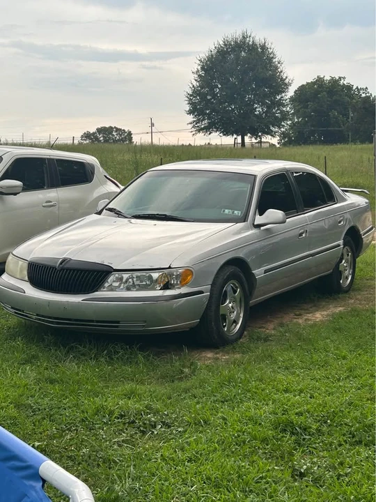 1999 Lincoln Continental 9th Gen - Image 4 of 5
