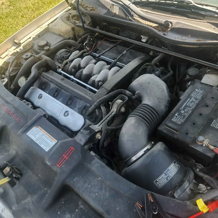 1999 Lincoln Continental 9th Gen - Image 2 of 4
