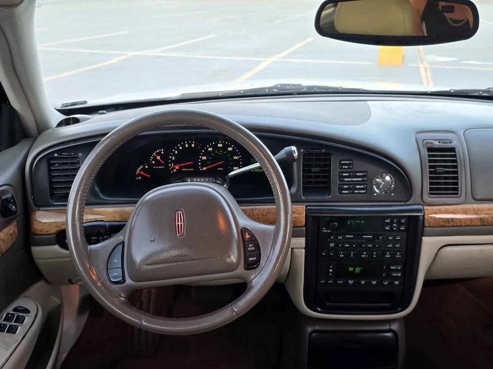 1999 Lincoln Continental 9th Gen - Image 16 of 20