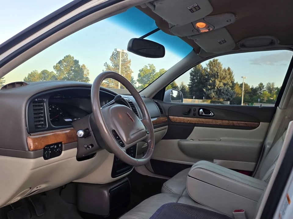 1999 Lincoln Continental 9th Gen - Image 12 of 20