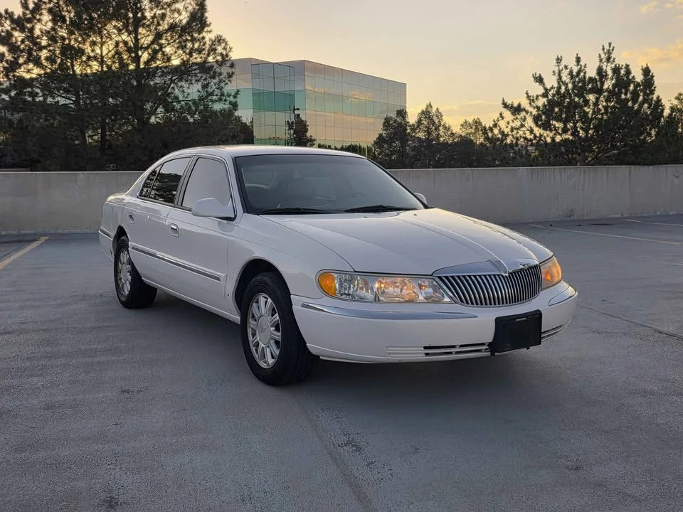 1999 Lincoln Continental 9th Gen - Image 2 of 20
