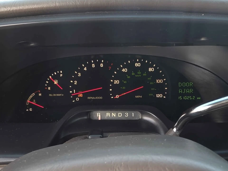 1999 Lincoln Continental 9th Gen - Image 17 of 20
