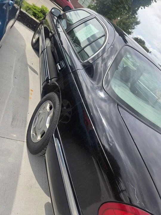 1999 Lincoln Continental 9th Gen - Image 2 of 5