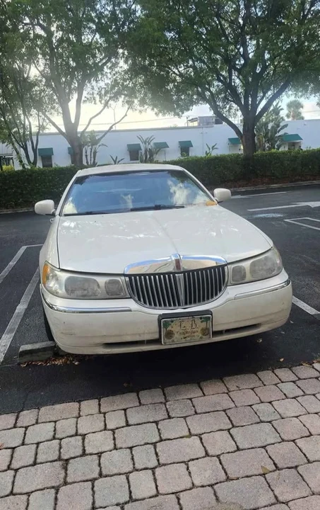 1999 Lincoln Continental 9th Gen - Image 5 of 6