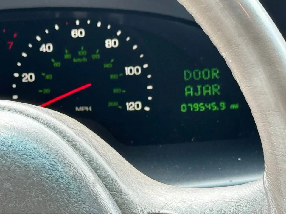 1999 Lincoln Continental 9th Gen - Image 3 of 13