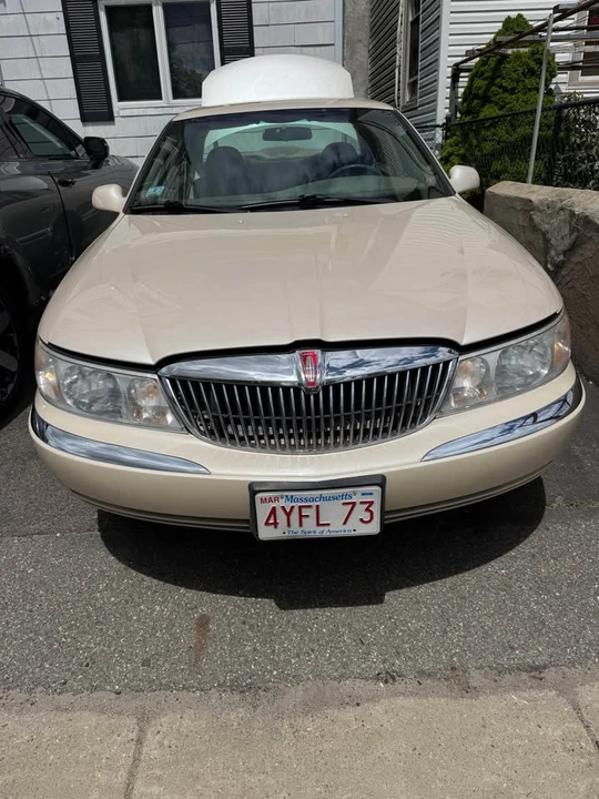 1999 Lincoln Continental 9th Gen - Image 11 of 13