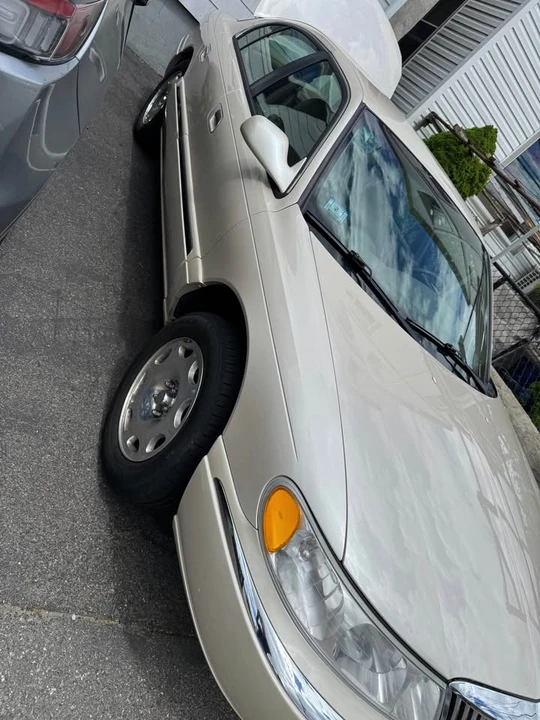 1999 Lincoln Continental 9th Gen - Image 9 of 13
