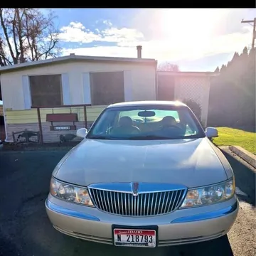 1999 Lincoln Continental Signature Sedan 4D